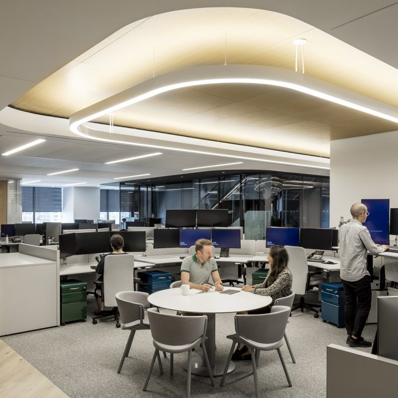 Point 72 at Hudson Yards wanted to become a more modern workspace, with 90-degree desk clusters to create a natural and vibrant working environment